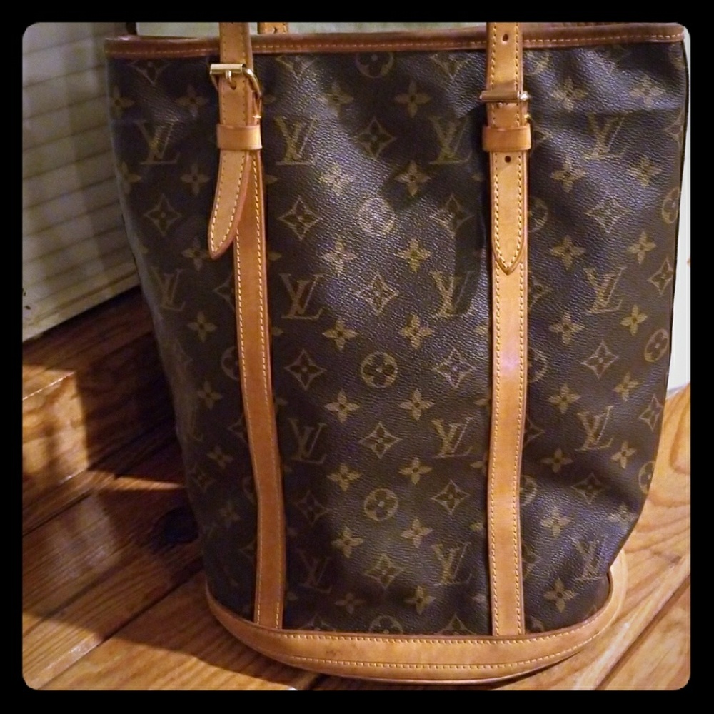 Authentic  Louis Vuitton Purse